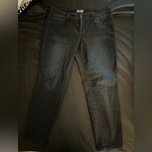 Women’s Royalty For Me EUC cropped dark denim jeggings in size 14